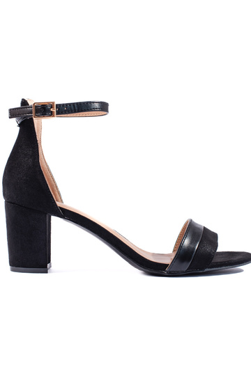 Elegante schwarze Sandalen...