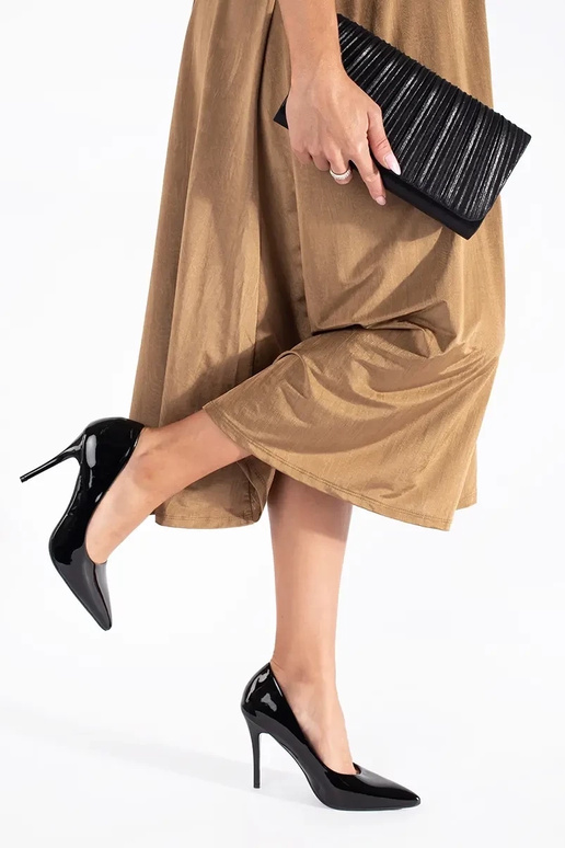 Klassisches Modell mit schwarzen High... Klassisches Modell mit schwarzen High...