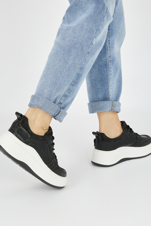 Schwarze Damen-Sneaker-Modellschuhe... Schwarze Damen-Sneaker-Modellschuhe...