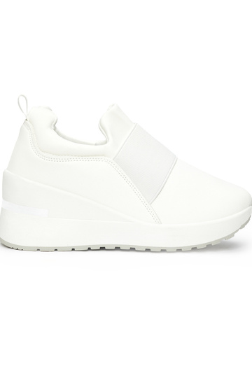 weiße Sneakers-Modellschuhe...