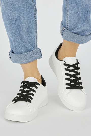 weiße Damen-Sportschuhe 2