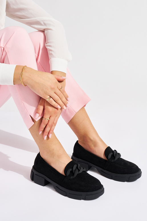 Schwarze Damenmokassins mit Kette