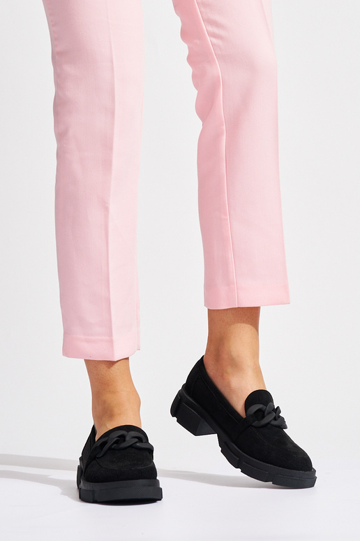 Schwarze Damenmokassins mit Kette