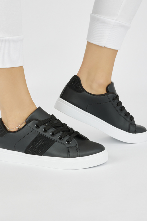 Schwarze Sneakers, Modellschuhe mit...