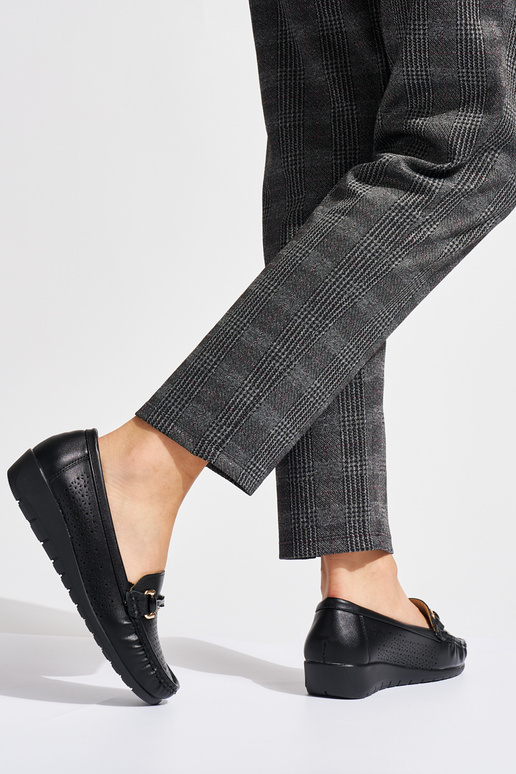 schZuarze Farbe durchbrochen... schZuarze Farbe durchbrochen...