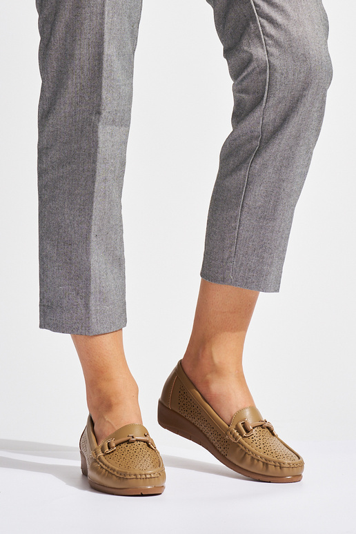 Beige durchbrochen Mokassins auf...