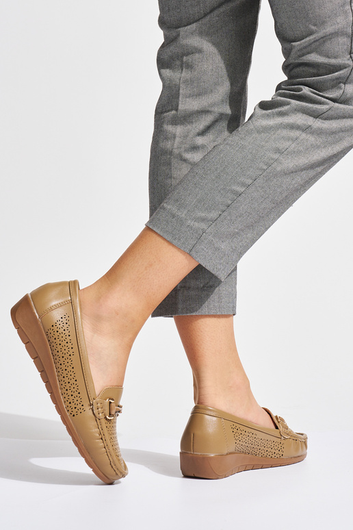 Beige durchbrochen Mokassins auf...