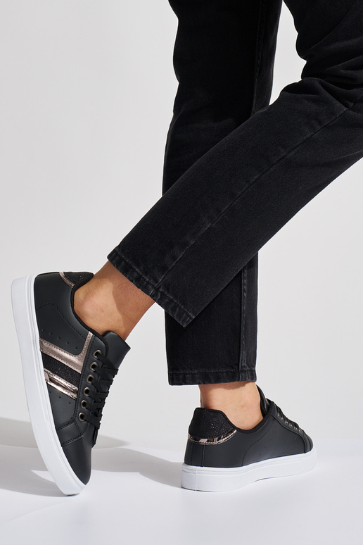 schwarze bequeme Sportschuhe