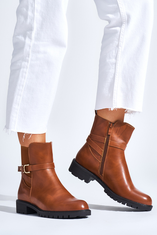 braune Damenschuhe mit dekorativer... braune Damenschuhe mit dekorativer...