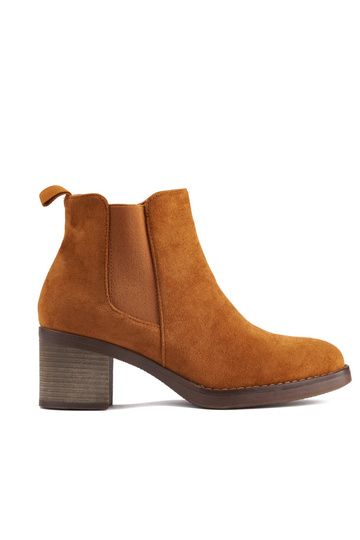 braune klassische Stiefel