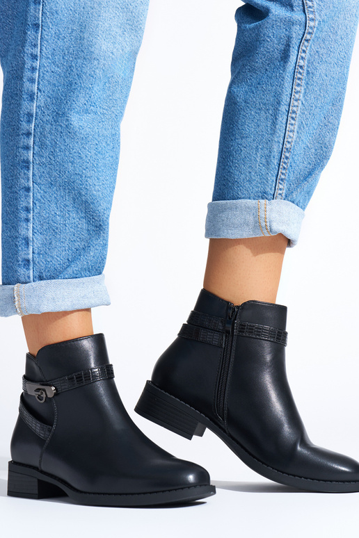 schwarze Damenschuhe mit niedrigem... schwarze Damenschuhe mit niedrigem...