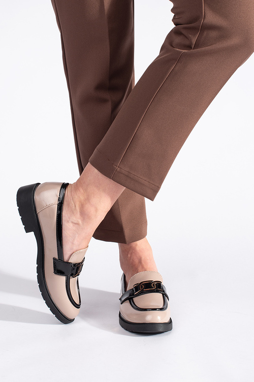 Beige lackiert Mokassins für Damen... Beige lackiert Mokassins für Damen...