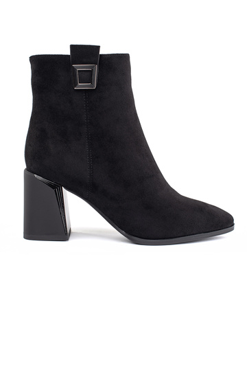 schwarze Wildlederstiefel
