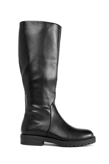 schwarze Schuhe mit hohen...