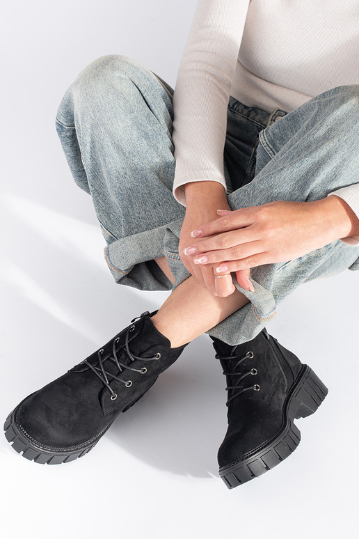 Schwarze Wildleder-Schnürschuhe von...