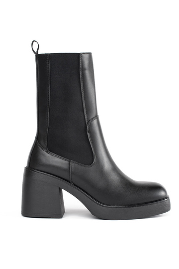 Stiefel schwarze Farbe...