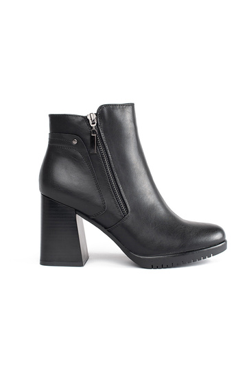schwarze Damenschuhe mit...