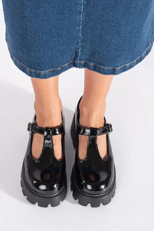 schZuarze Farbe lackiert Frauen...