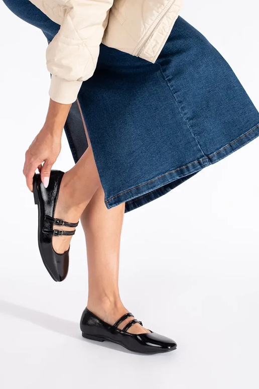 schZuarze Farbe lackiert Ballerinas... schZuarze Farbe lackiert Ballerinas...