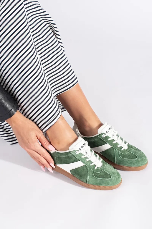 Haut zielono Zueiße Farbe Sneakers...