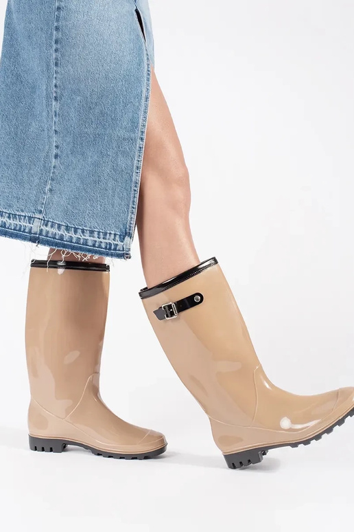 Beige Lackgummistiefel