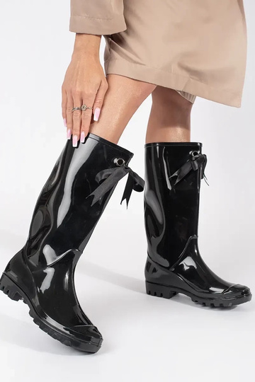 Schwarze Lackgummistiefel 2