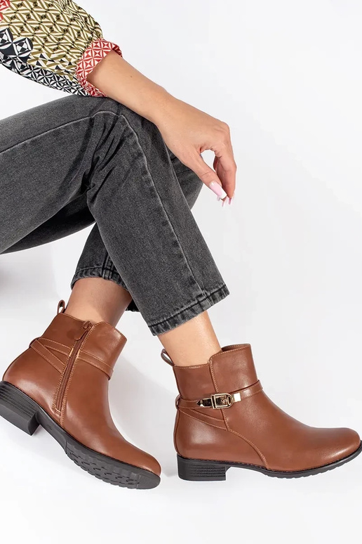 Braune Damen-Halbschuhe mit Zierstreifen