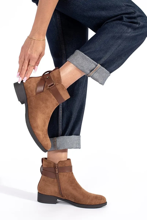 Damenschuhe aus braunem Wildleder