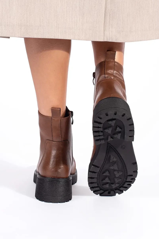 Braune Schuhe mit dicker Sohle von... Braune Schuhe mit dicker Sohle von...