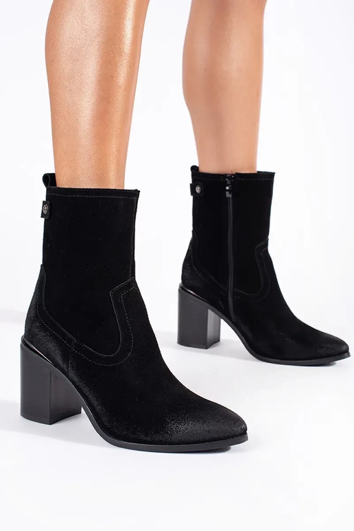 Schwarze Leder Damenstiefel mit... Schwarze Leder Damenstiefel mit...