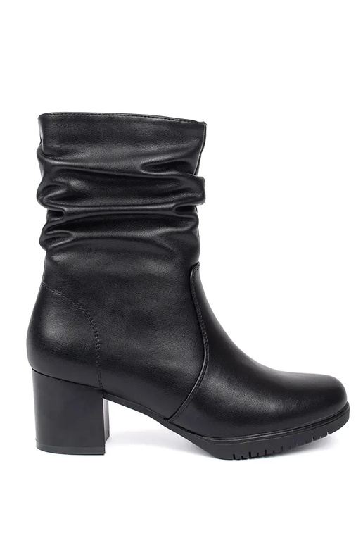 Schwarze Damenschuhe aus Leder mit... Schwarze Damenschuhe aus Leder mit...