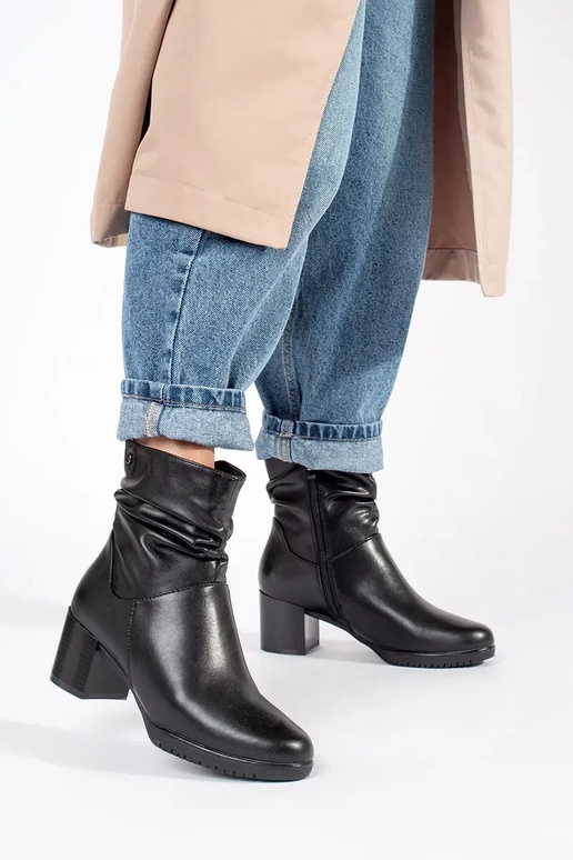 Schwarze Damenstiefel aus Leder mit...