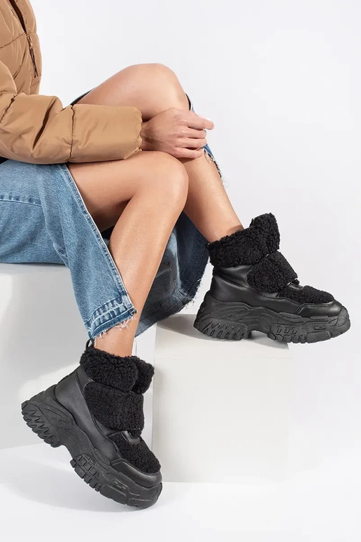 Schwarze Plateau-Schneestiefel mit Fell Schwarze Plateau-Schneestiefel mit Fell