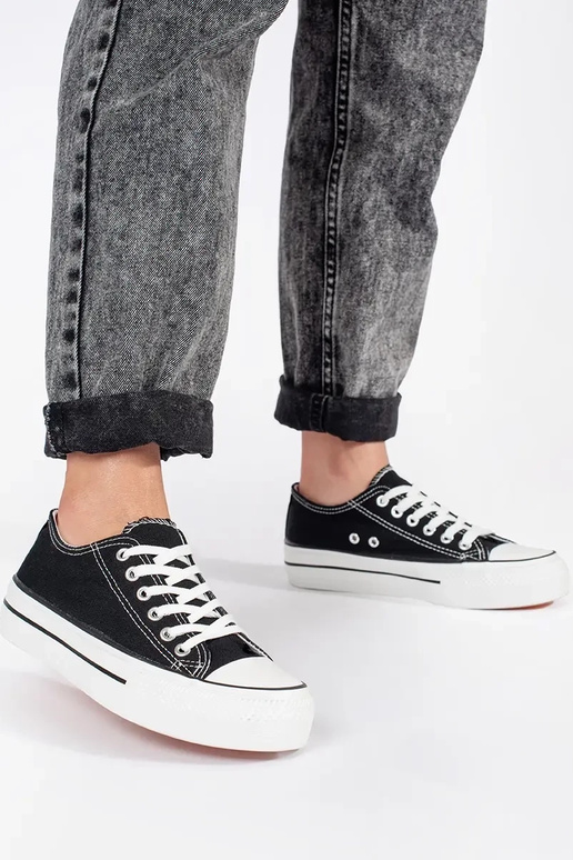 Schwarze klassische Damenschnürschuhe... Schwarze klassische Damenschnürschuhe...