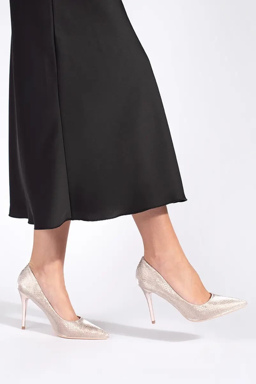 goldene Farbe Sekt High Heels