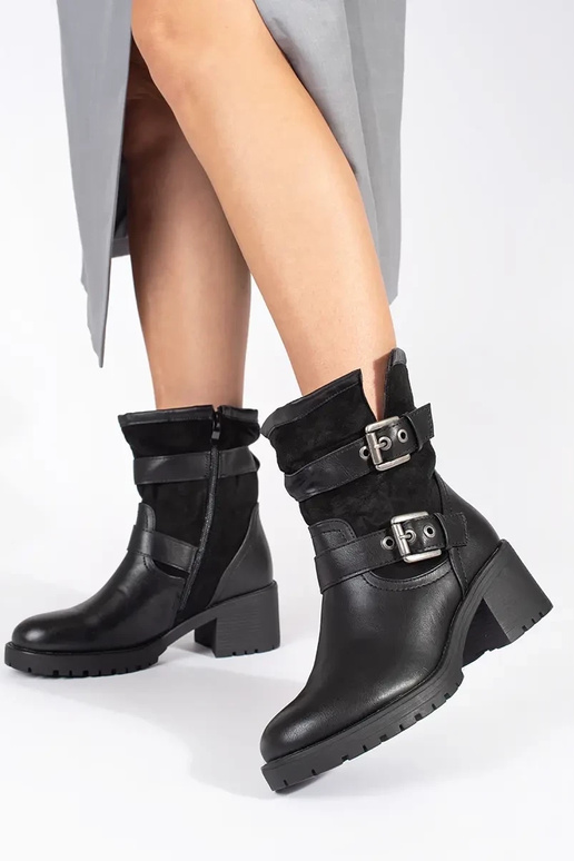 Schwarze Damenschuhe mit Schnallen