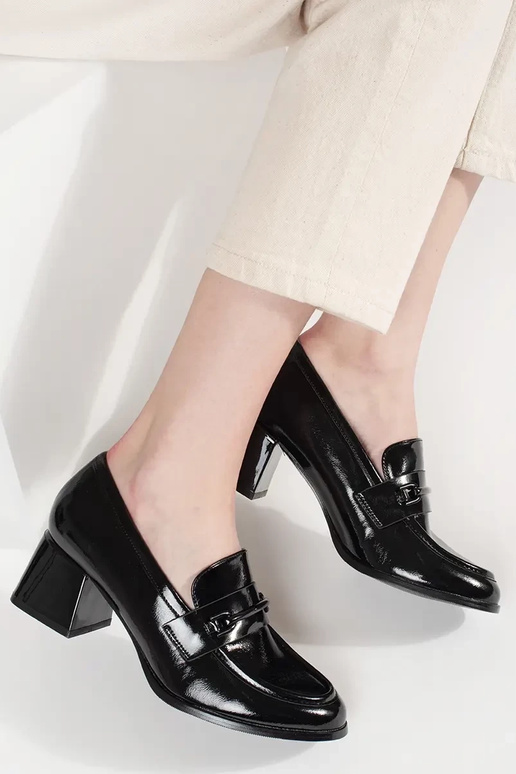 schZuarze Farbe Halbschuhe Mokassins...