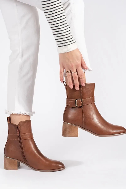 braune Farbe Frauen Schuhe an der...