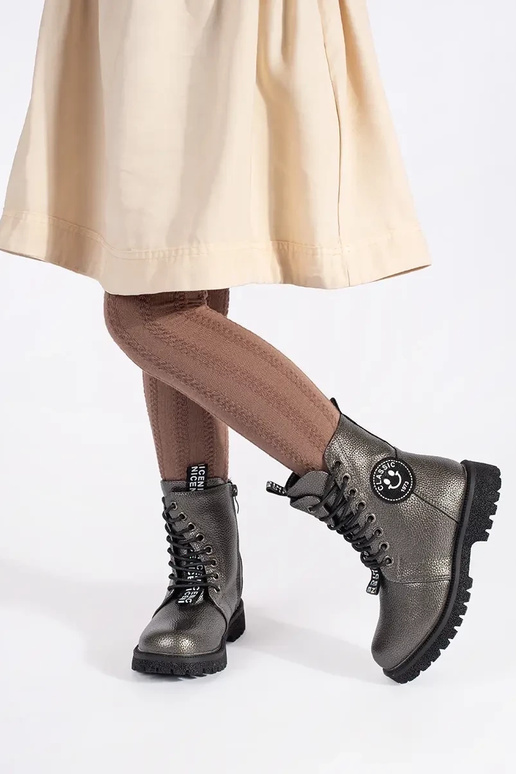 Kindisch isolieren geschnürt Schuhe... Kindisch isolieren geschnürt Schuhe...