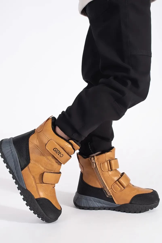 sich Zuarm laufen jungenhaft... sich Zuarm laufen jungenhaft...