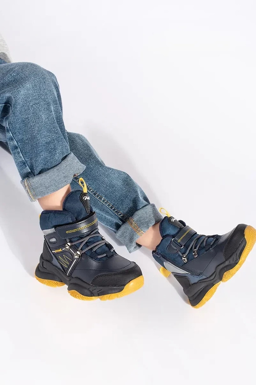 Groß isolieren trzeZuiki jungenhaft