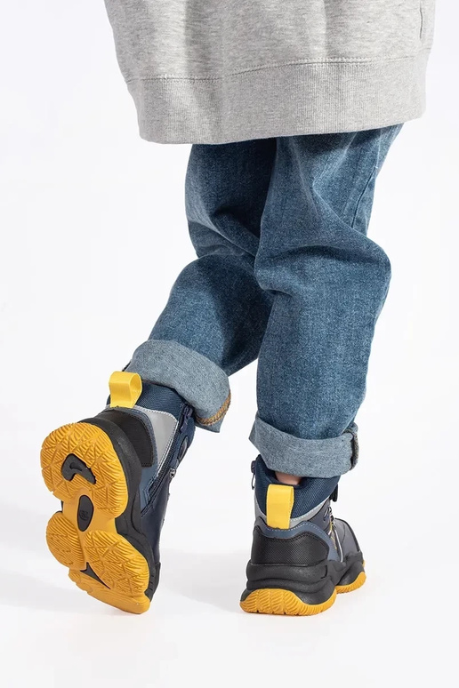 Groß isolieren trzeZuiki jungenhaft