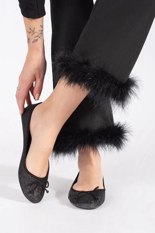 schZuarze Farbe glänzend Ballerinas...