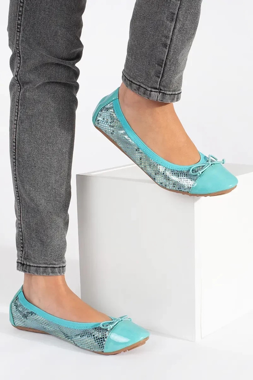 Blaue Ballerinas mit Schleife