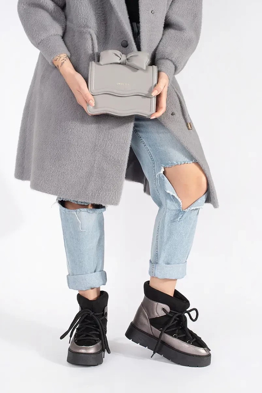 SchZuarz und-Silber geschnürt... SchZuarz und-Silber geschnürt...