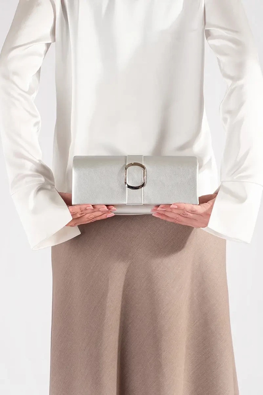 Silberne kleine, elegante Handtasche...