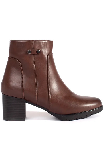 Braune Stiefel mit Absatz...