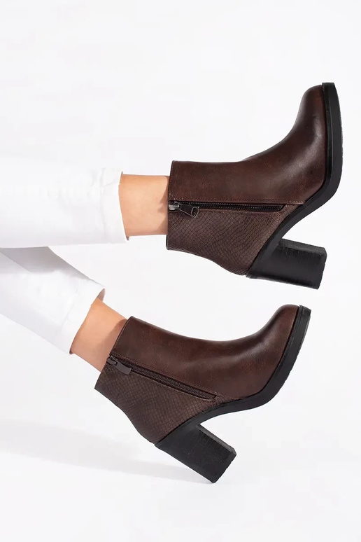 Braune Ankle Boots mit Schnalle Braune Ankle Boots mit Schnalle