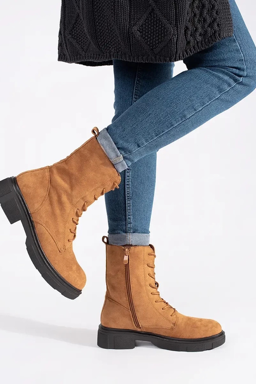 Braune isolierte Stiefel Braune isolierte Stiefel