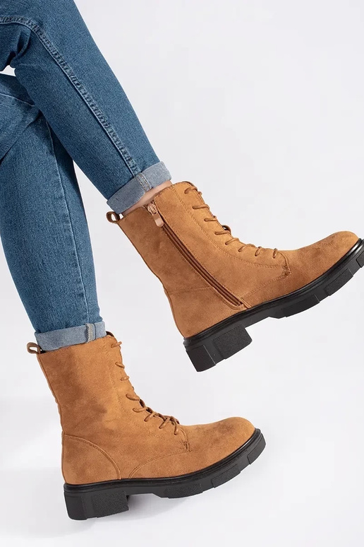 Braune isolierte Stiefel Braune isolierte Stiefel